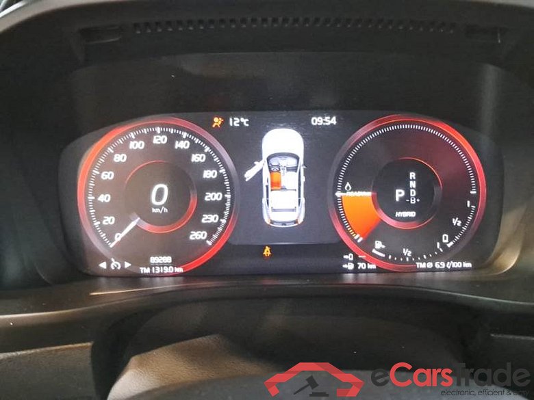 VOLVO XC40 / 2017 / 5P / SUV T5 PLUG-IN HYBRID AUTO RECH INSCRIP EXPR #4