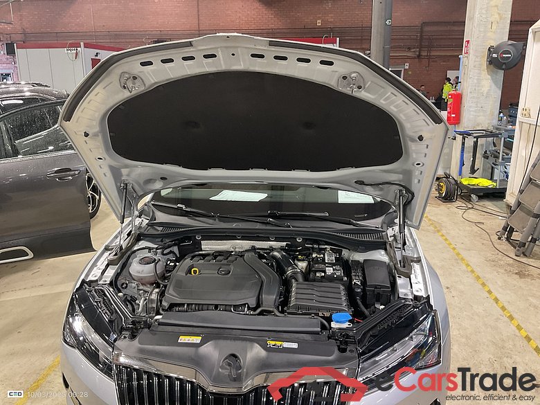 SKODA SUPERB COMBI 1.5 TSI ACT 110KW DSG7 CLEVER #6