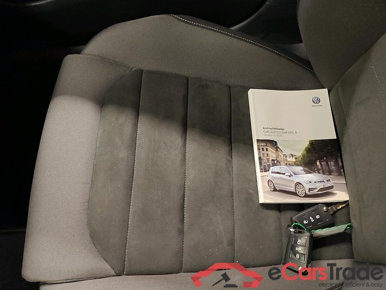 Volkswagen Golf 1.5 TSI BM 96kW DSG Comfortline Business 5d #4