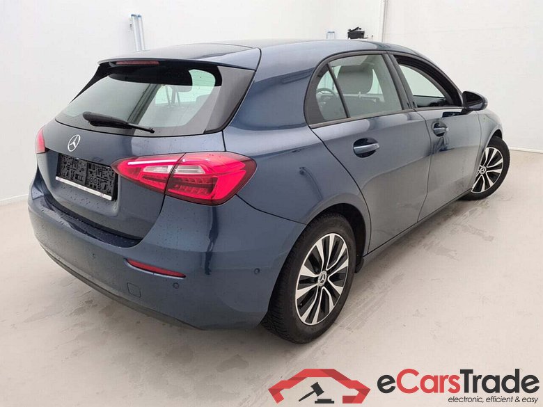 MERCEDES-BENZ A-KLASSE 2.0 200 D STYLE 8G-DCT #2