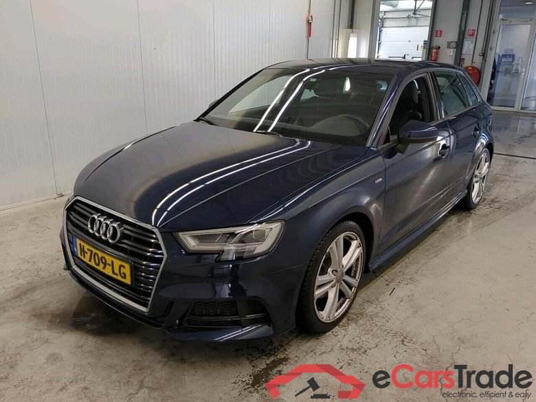 AUDI A3 Sportback 35 TFSI CoD Adv Sp #1