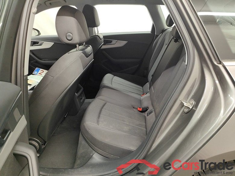 Audi A4 Avant 2.0 30 TDi 100kW S tronic Business Ed 5d #2