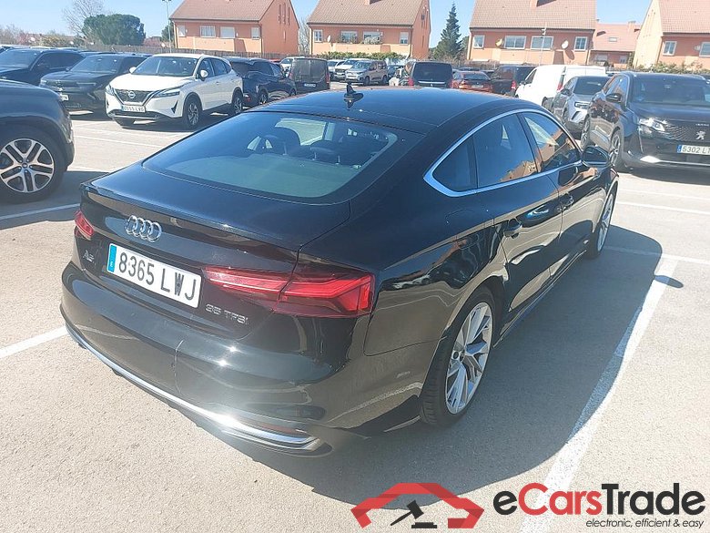 AUDI A5 / 2019 / 5P / berlina con portón Advanced 35 TFSI S tronic Sportback #2