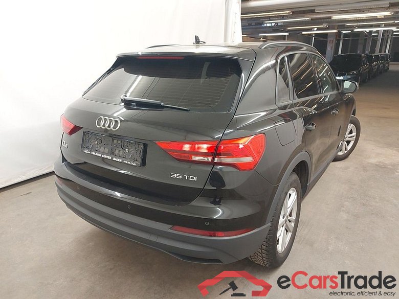 Audi Q3 35 TDI S Tronic Business Edition 5d #2