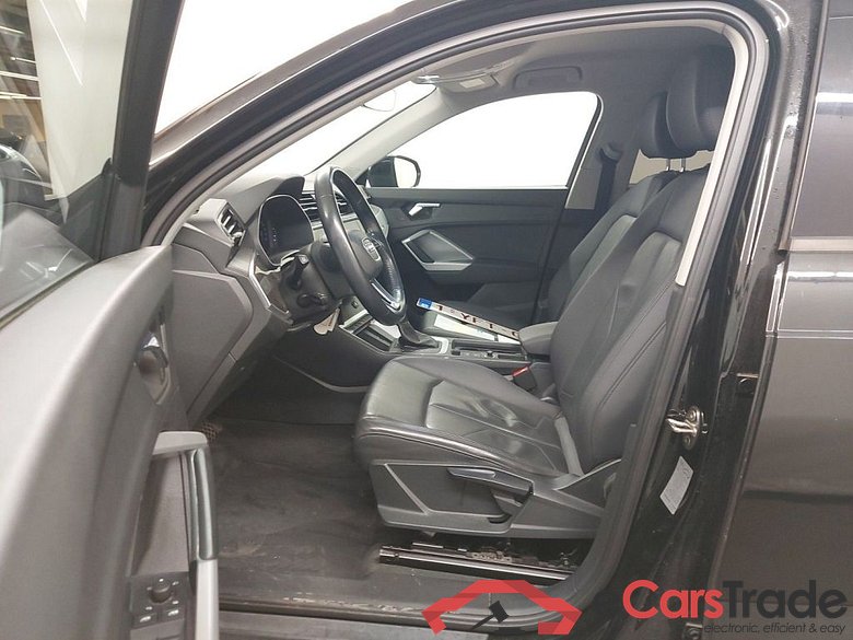 Audi Q3 35 TDI S Tronic Business Edition 5d #3