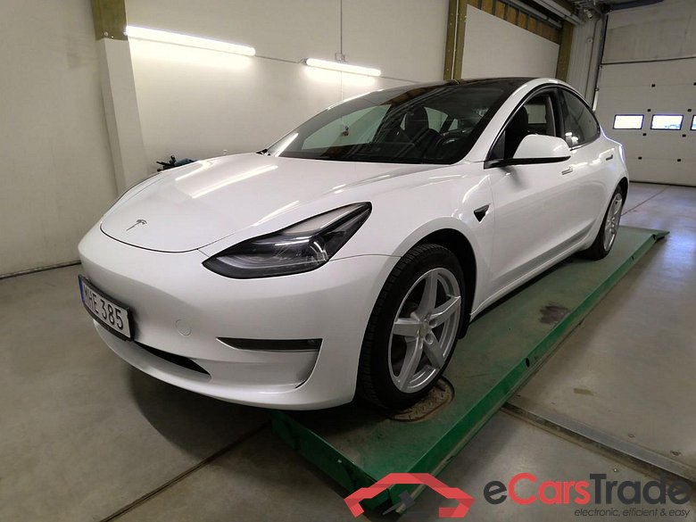 Model 3 DualM. Long-Range AWD