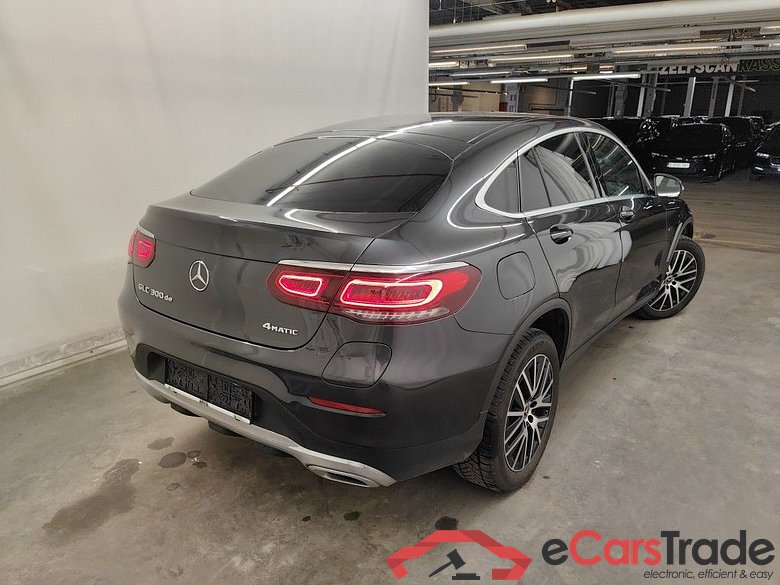 Mercedes-Benz GLC Coupé GLC 300 de 4MATIC 5d #2