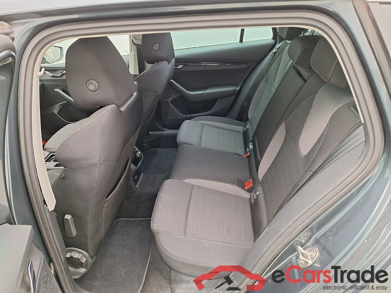 Skoda, Octavia Combi '20, Skoda Octavia Combi 2.0 CRTDI 85kW Ambition 5d #4