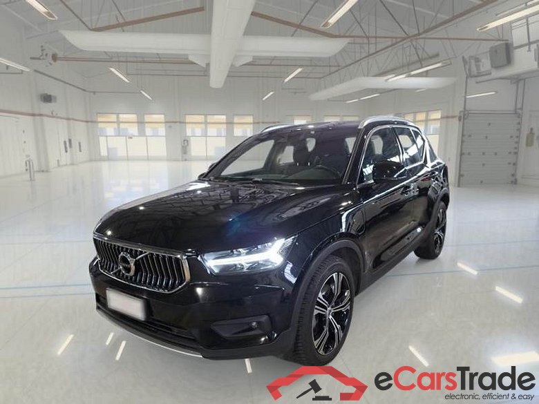 VOLVO XC40 / 2017 / 5P / SUV T5 PLUG-IN HYBRID AUTO RECH INSCRIP EXPR #1