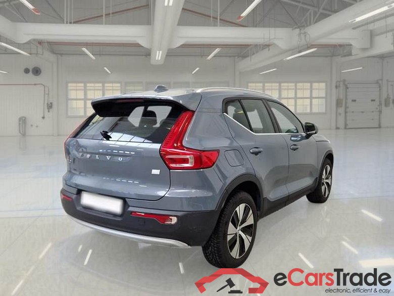 VOLVO XC40 / 2017 / 5P / SUV T5 PLUG-IN HYBRID AUTO RECH INSCRIP EXPR #2