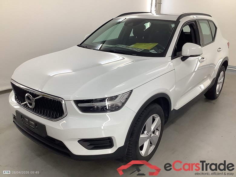 VOLVO XC40 1.5 T2 MOMENTUM CORE #1