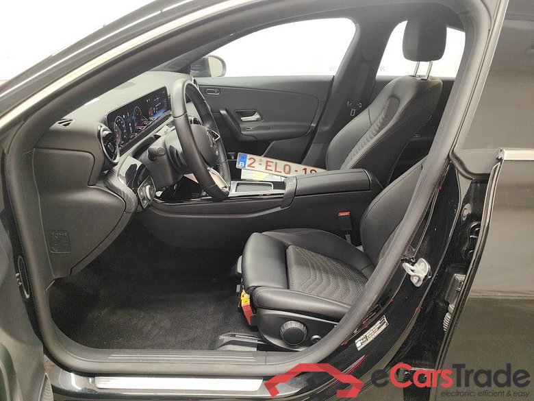 Mercedes-Benz CLA CLA 180 Business Line 4d #3