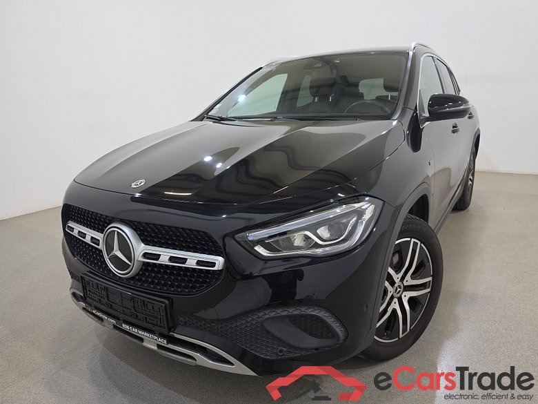 Mercedes GLA 250e Plug-In Hybrid Aut. LED-Xenon Widescreen Navi 1/2 Sport-Leather KeylessGo Camera Klima PDC ... #1