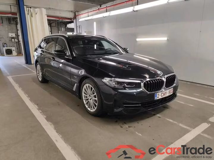 BMW 5 Reeks Touring 5 Reeks Touring 530e Auto (PHEV) 215kW/292pk  5D/P Auto-8 #2