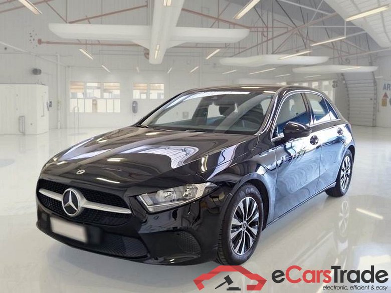 MERCEDES-BENZ CLASSE A / 2018 / 5P / BERLINA A 200 AUTOMATIC BUSINESS