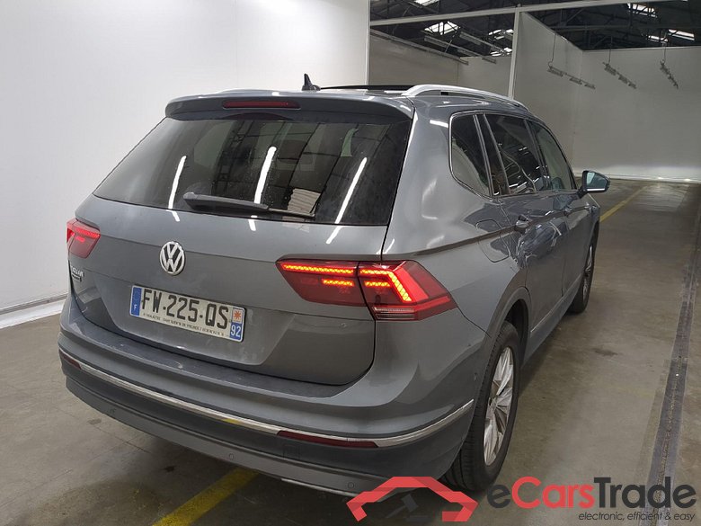 VOLKSWAGEN Tiguan Allspace / 2017 / 5P / SUV 2.0 TDI 150 DSG7 Carat #4