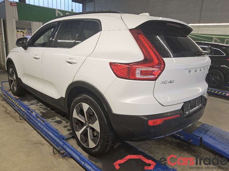 Volvo XC40 (2017->) DE - SUV5 B3 2WD EU6e, Plus Dark, (Facelift) 2024 - 2026 #4