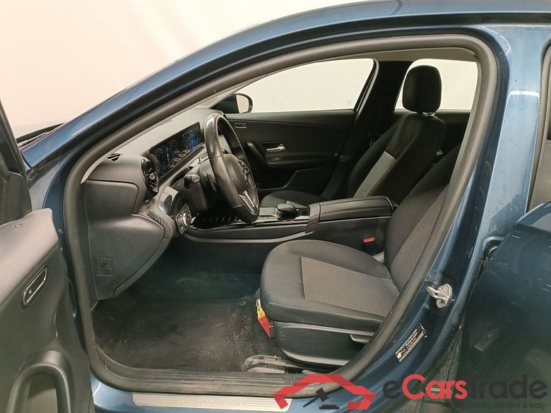 MERCEDES CLASSE A DIESEL (W177) A 180 d 116 Business Solution Essential 5d #3