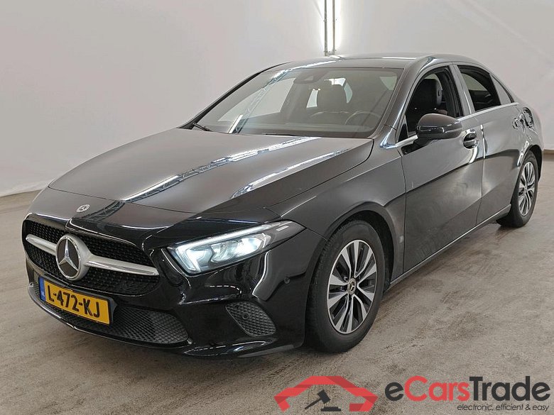 Mercedes-Benz A-Klasse Limousine A 180 7G-DCT Business Solution 4d #1