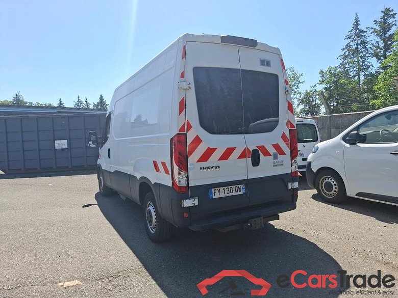 IVECO Daily / 2014 / 4P / Fourgon tôlé 3.0 35S14NA8 V11 H2 3520 B POWER / GNV #2