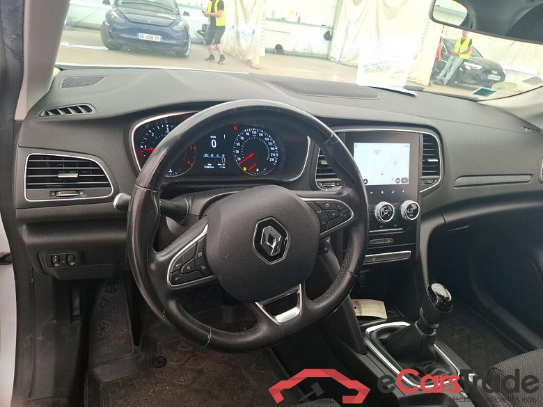 Megane IV Berline 5pt. Société Air Nav 1.5 dCi 90CV BVM6 E6 #5